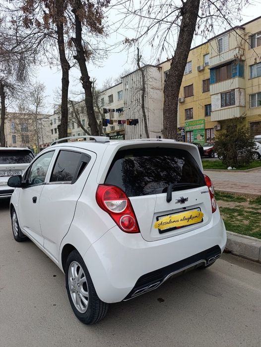 Yaxshi holatdagi Arzon SPARK Sotiladi