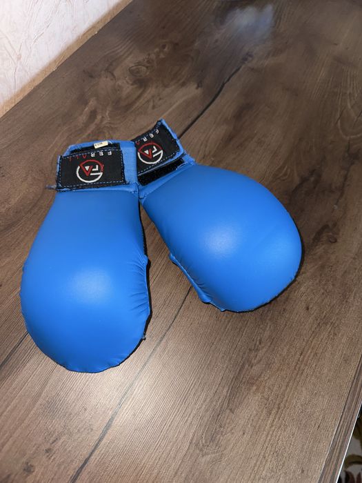 Перчатки для каратэ