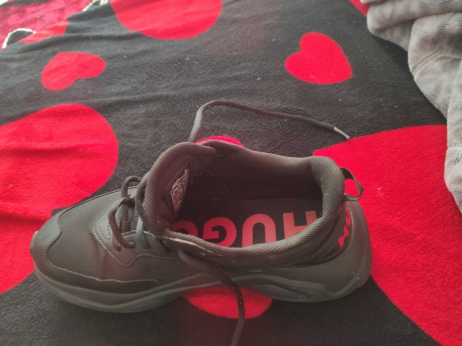 Papuci adidași de firma noi