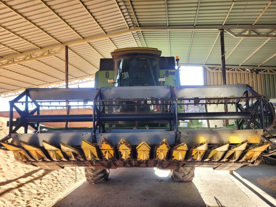 Combina John Deere 1075