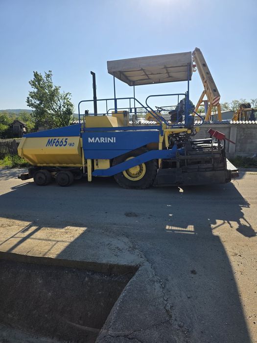 Finisor asfalt marini