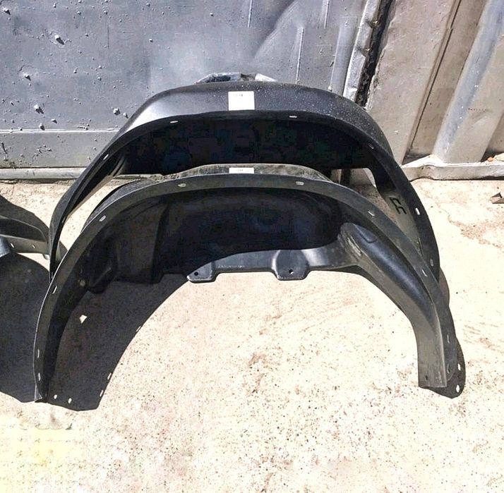 Продам подкрылки новые