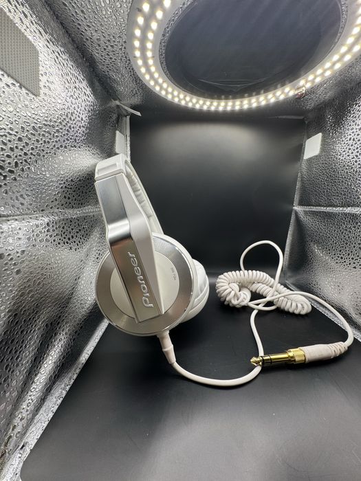 Диджейские наушники Pioneer HDJ-500.