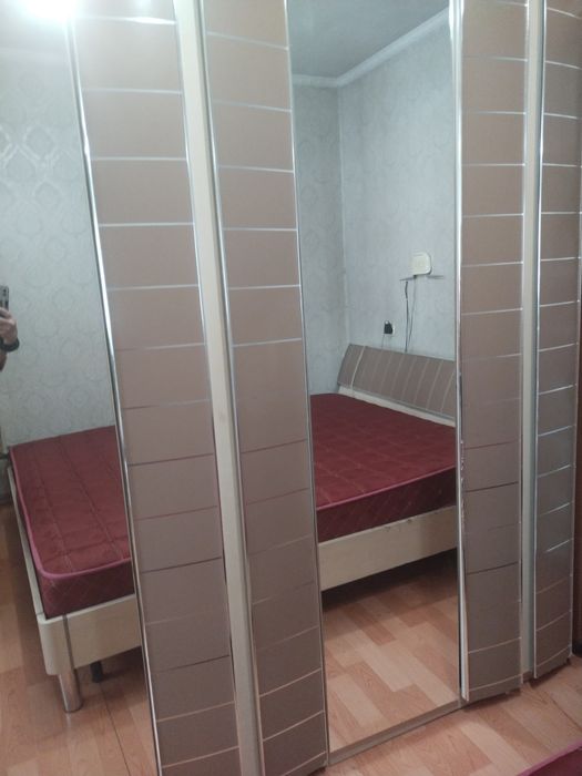 Продам спальный гарнитур