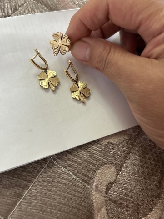 Продам золотой набор Клевер