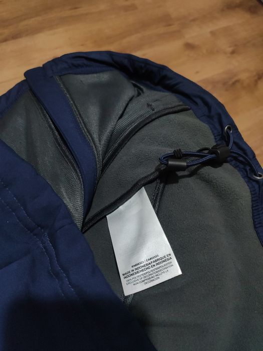 Geaca softshell de damă Nike mărimea M