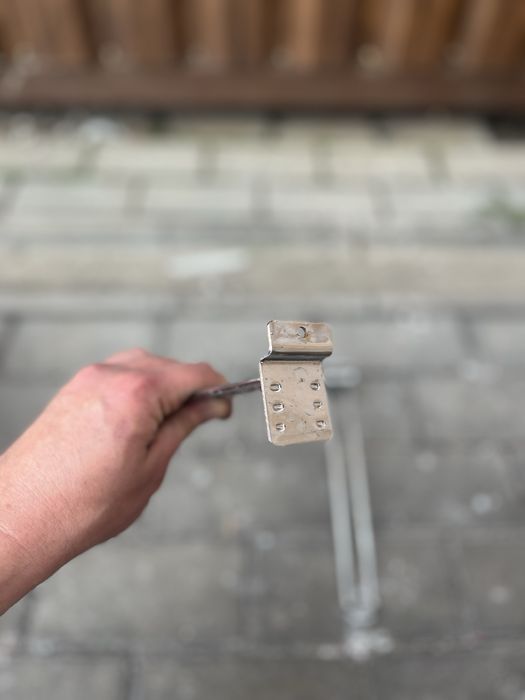 Крючки (кронштейн) для стеллажа