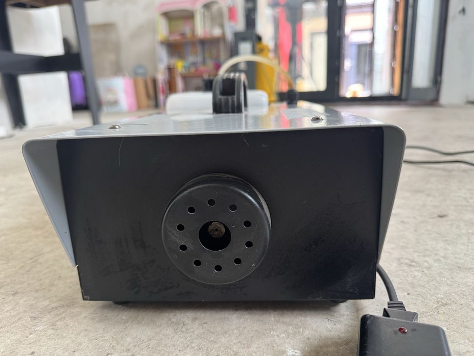 Masina de fum 2000w (rcf boxe mixere petreceri)