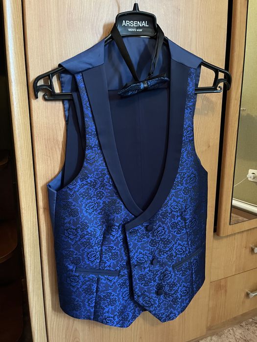 Продаю костюм тройка