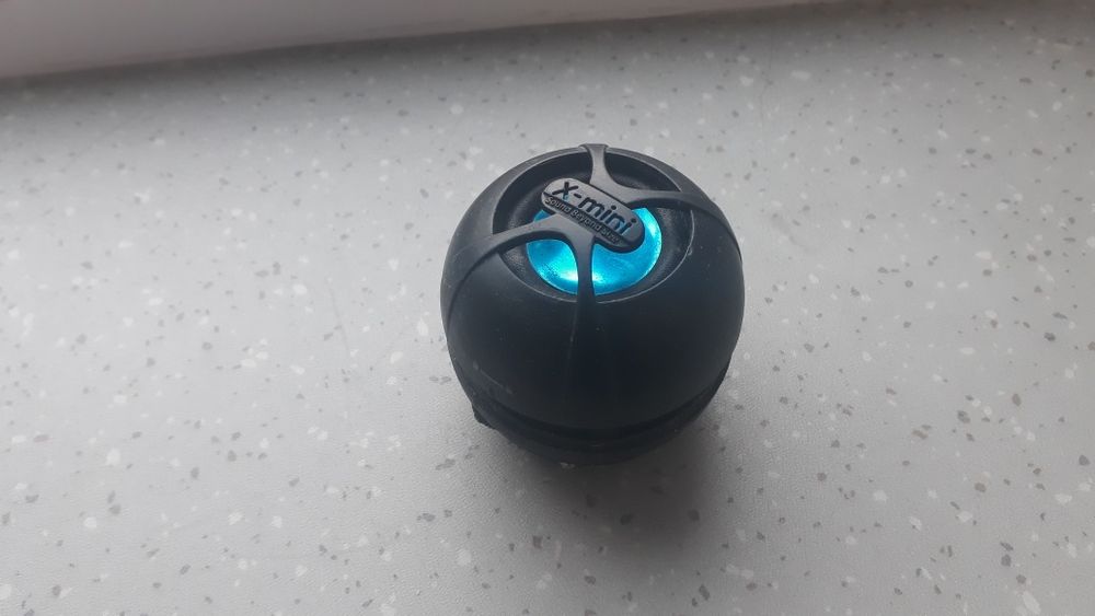 Портативна колонка x-mini