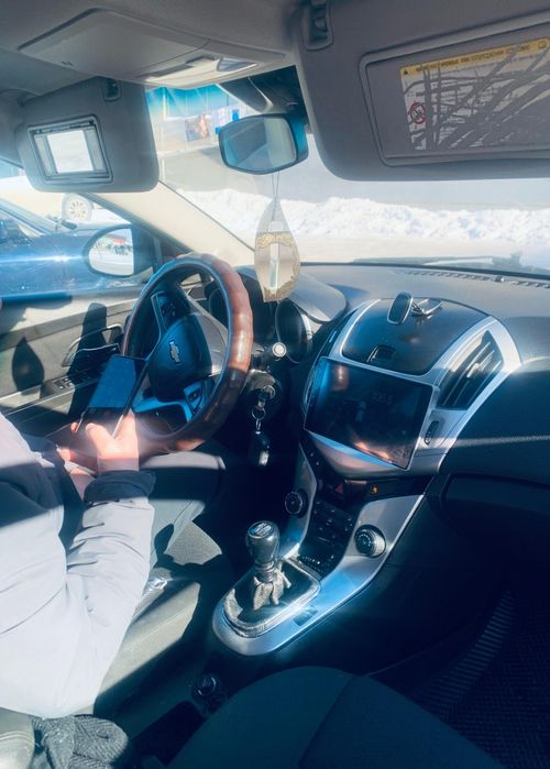 Продам срочно Шевроле Круз