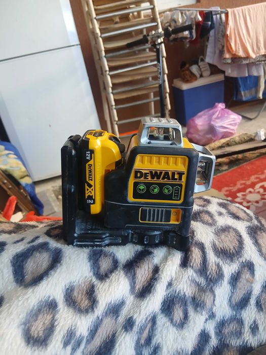 Vand laser dewalt folosit doar de 2 ori original