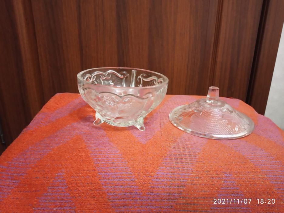 Ваза-сахарница из стекла