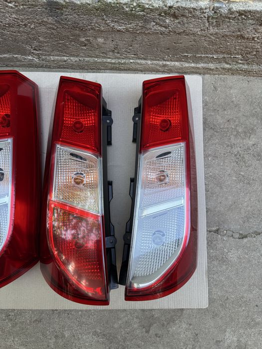 Vand lampi/stopuri spate Dacia Dokker 2013/2021