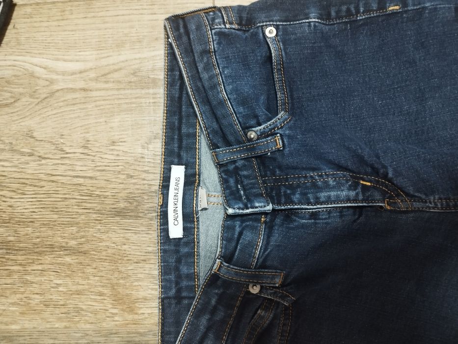 Оригинални дънки Calvin Klein – W28 / L32