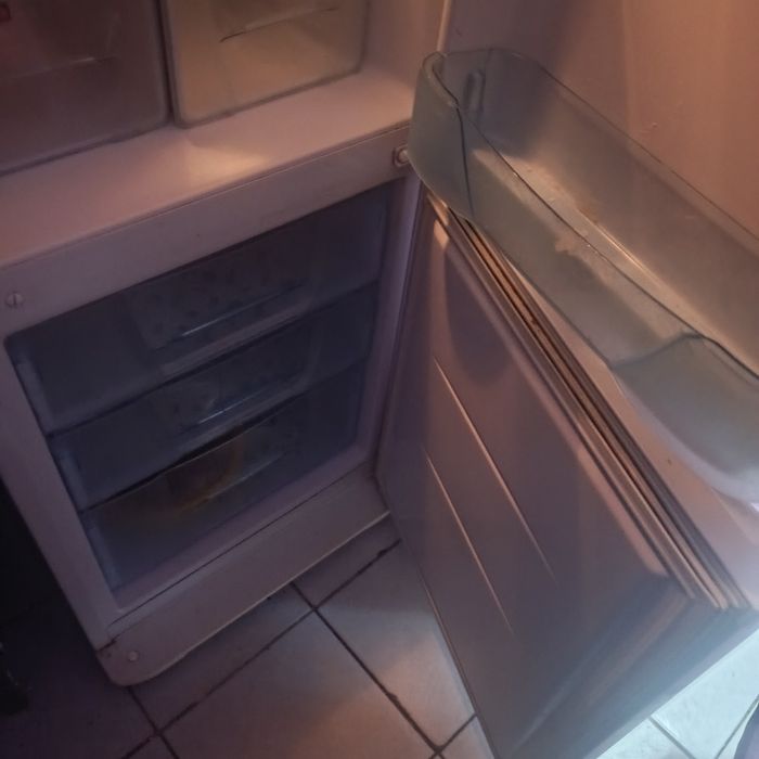 Продам холодильник бирюса