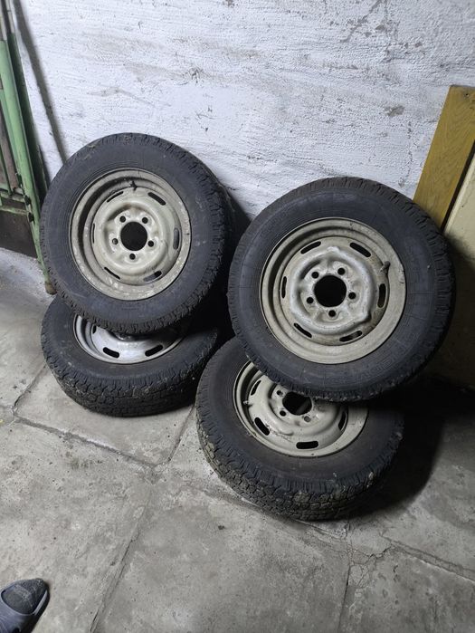 Продам резину с дисками. Комплект