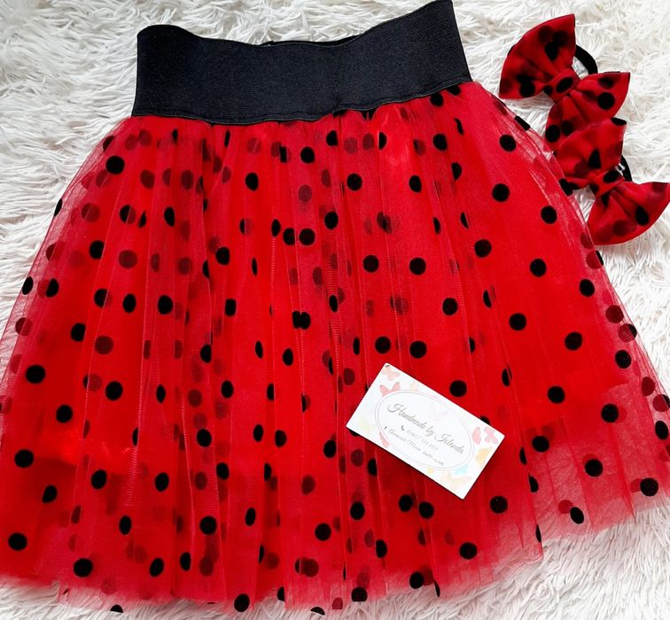 Fusta tull roșie buline negre