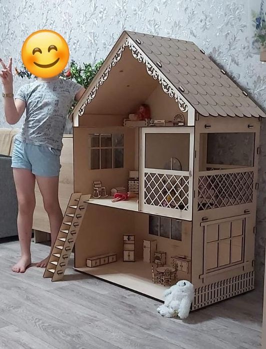 Продам детский кукольный  домик