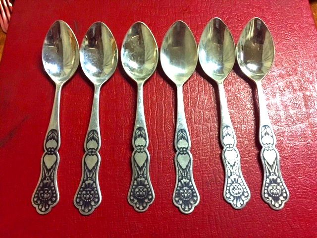 Ложки  серебряные