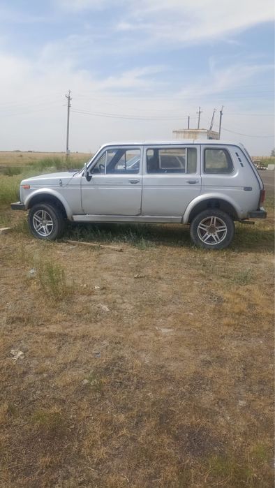 Продам Нива 2110