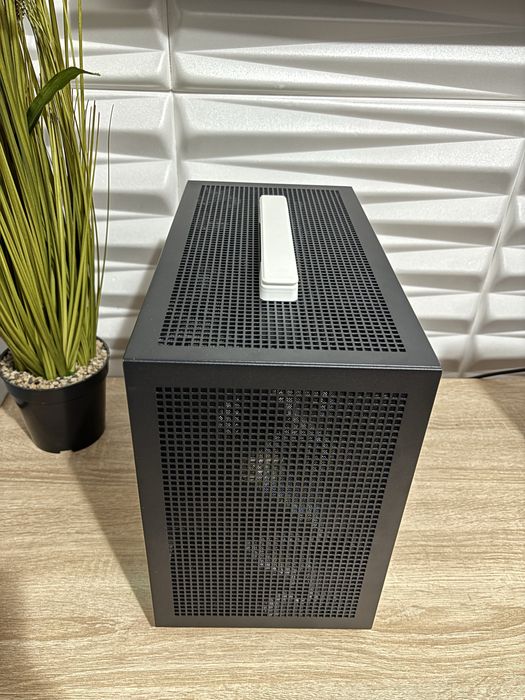 Геймърски компютър Ryzen 5 5600/RX6600/16 Ram/512 ssd/650W GOLD