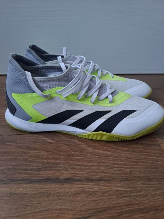 Обувки за зала Adidas Predator
