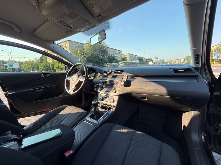 **Volkswagen Passat B6 Comfortline Putere: 110 CP• 2.0 TDI Common Rail • Euro 5 • (prima înmatriculare 2011) • 221.000 km**| Gata pentru drumuri lungi