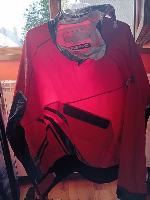 Vând geci/jachete impermeabile navigatie, protectie vant, ploaie - noi