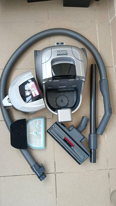 Пылесос LG 2000W