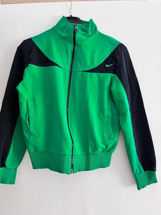 diferite bluze, pulovere si camasi pt  fete in stare f buna