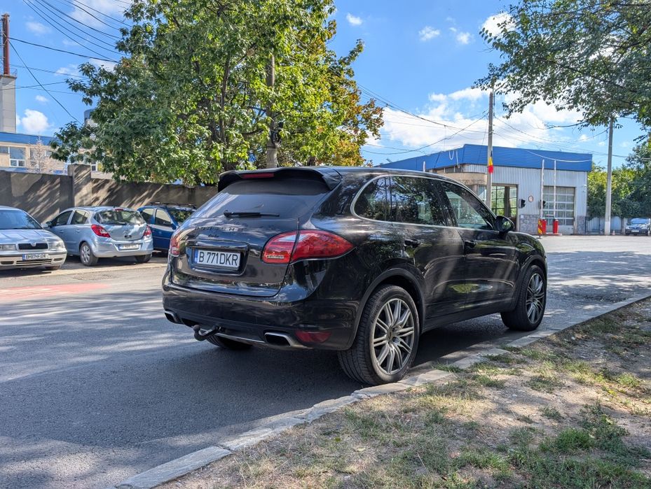 Porsche Cayenne 3.0 model 2011 schimb cu teren