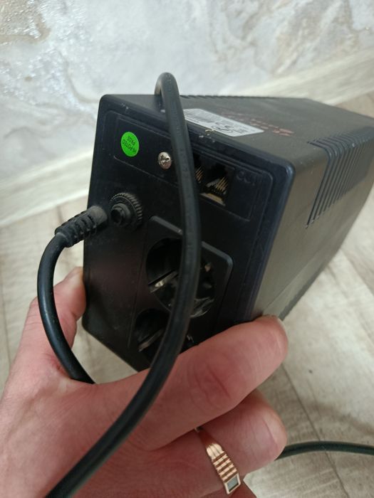 Стабилизатор напряжения б/у 100тыс