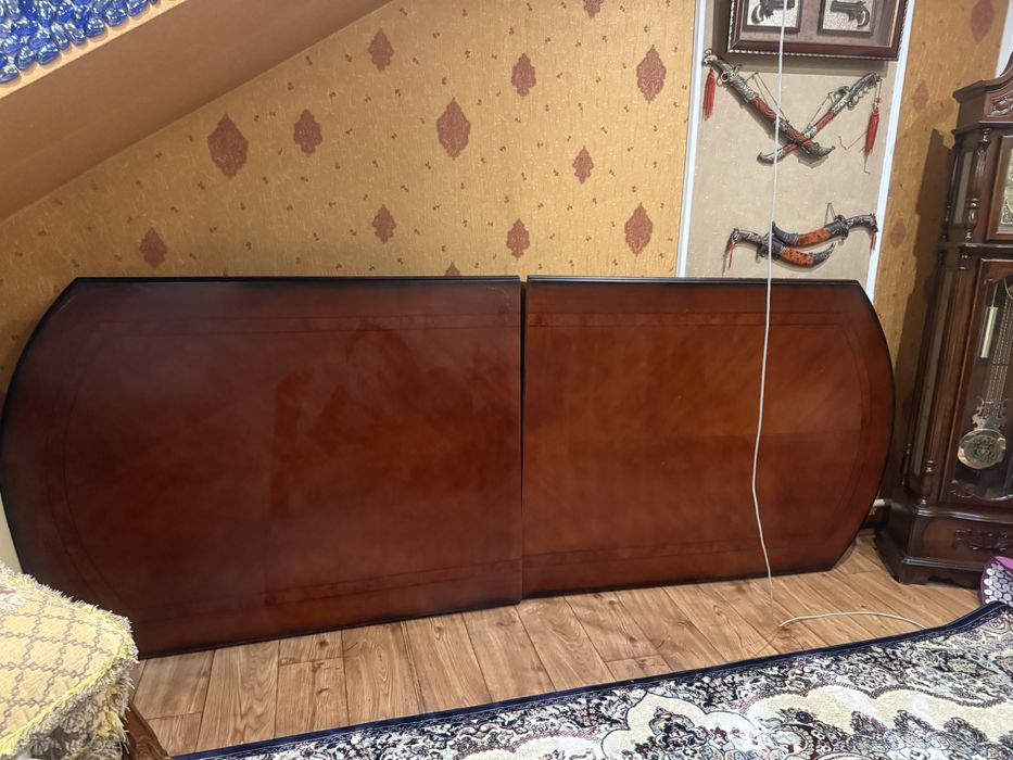 Продам деревянный стол