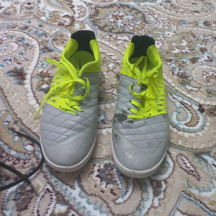 Спортивная обувь