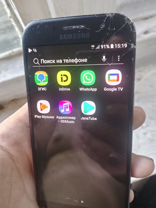 Продам телефон самсунг А5