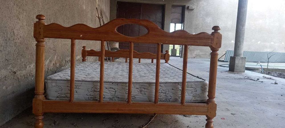 Кровать из материала дерево Чинар