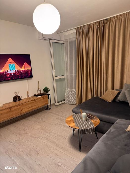 Apartament modern cu doua camere decomandat si loc de parcare, piata P