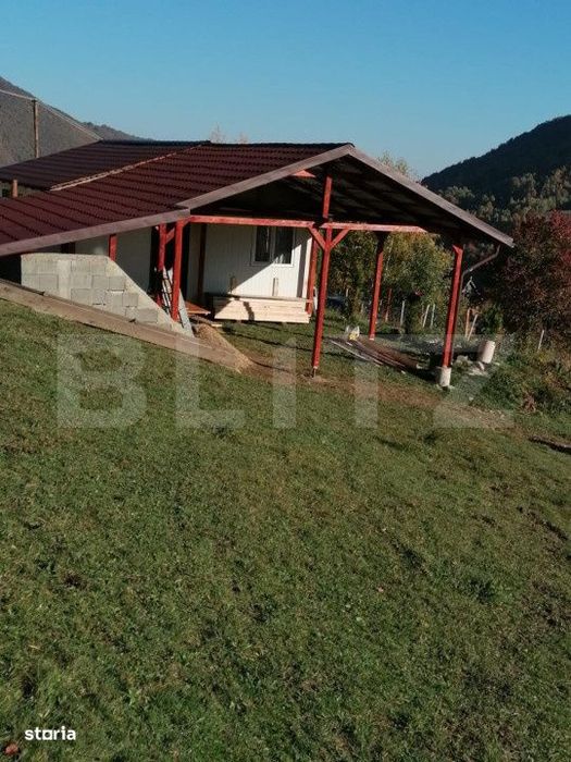 Casa cu teren de 2330 mp, anexa de 15 mp, zona Muntele Rece
