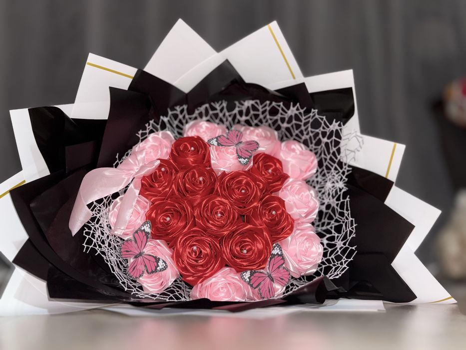 Trandafiri din satin