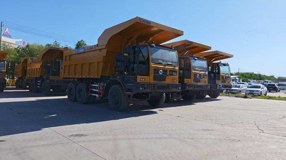 Внедорожный самосвал XCMG XG90D