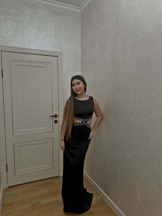 Черное вечернее платье