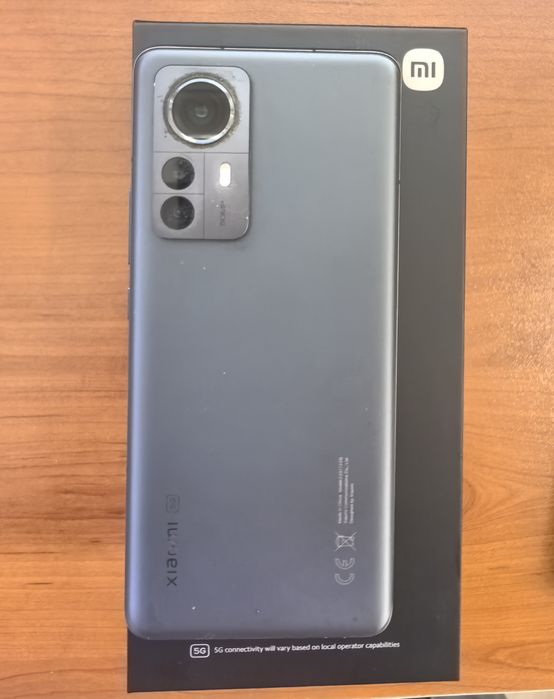 Телефон Xiaomi 12 Pro