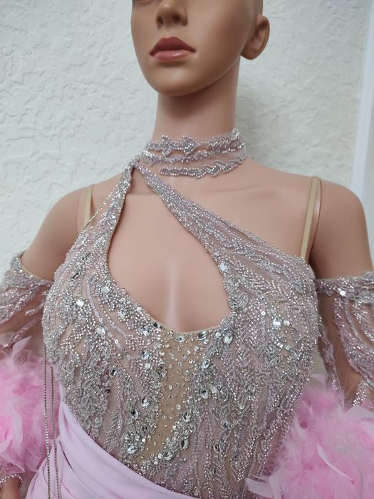 Vand Rochie de dans Standard. Nouă