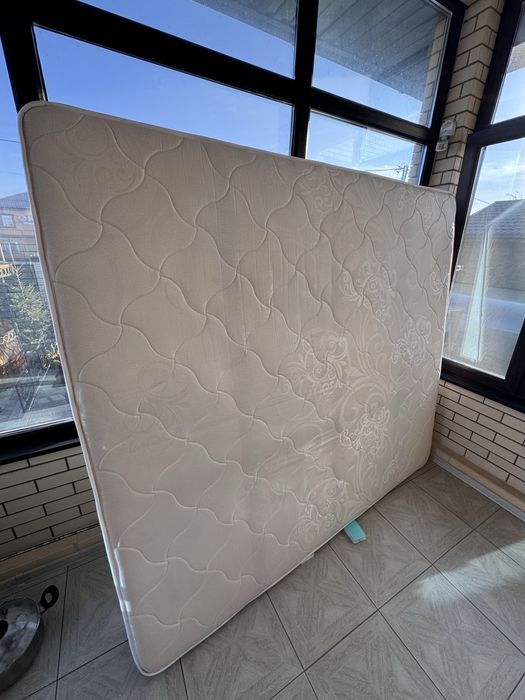 Продам матрас 180-200