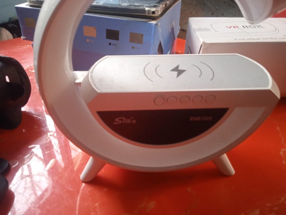 Планшет калонка виар очки клавиатура и мышка