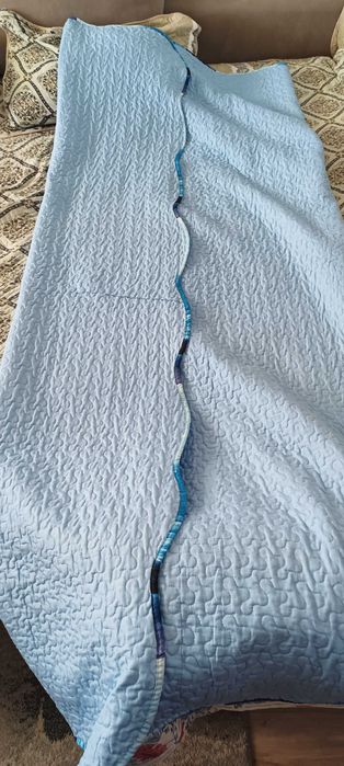 Set cuvertura,3 piese, matlasată ,cu delfini 3D, 200x220 cm