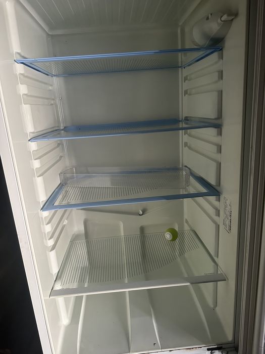 Продам холодильник с доставкой