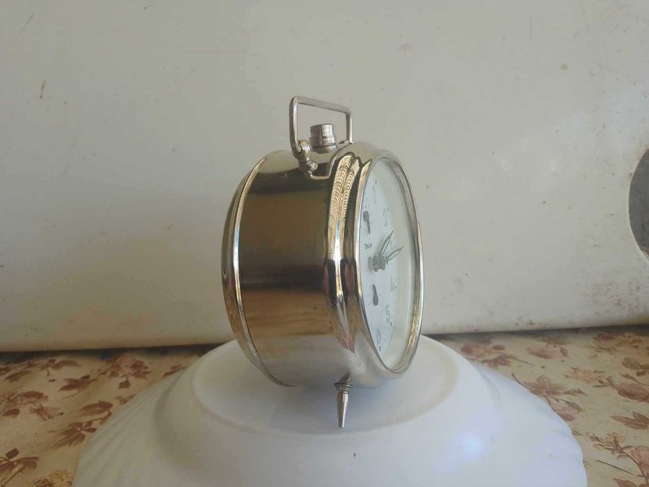 Ceas desteptator de masa mecanic f rar JNSA 95 lei