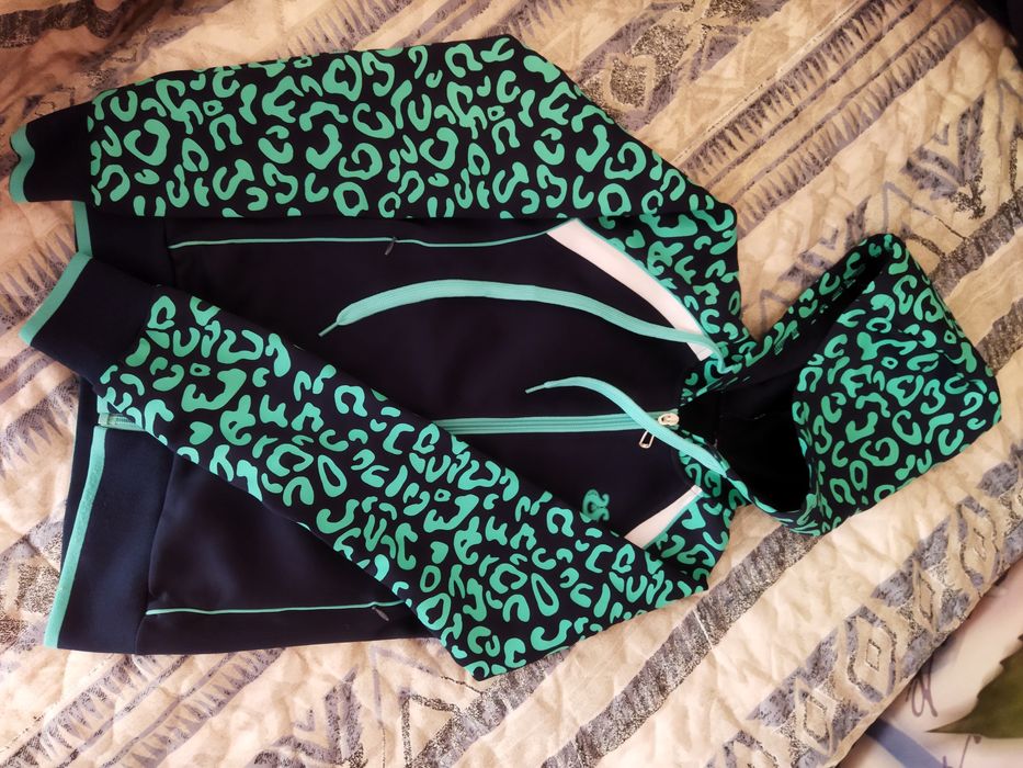 Кофта спортивная